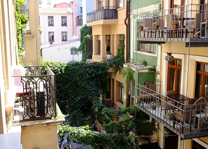 Chambers Of The Boheme Pansiyon İstanbul